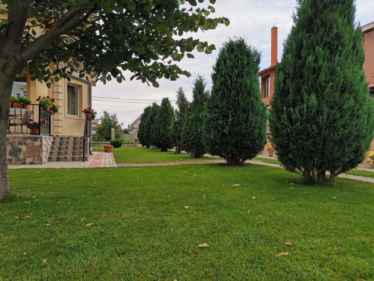 Casuta Cu Tei Vila Oradea Exterior foto