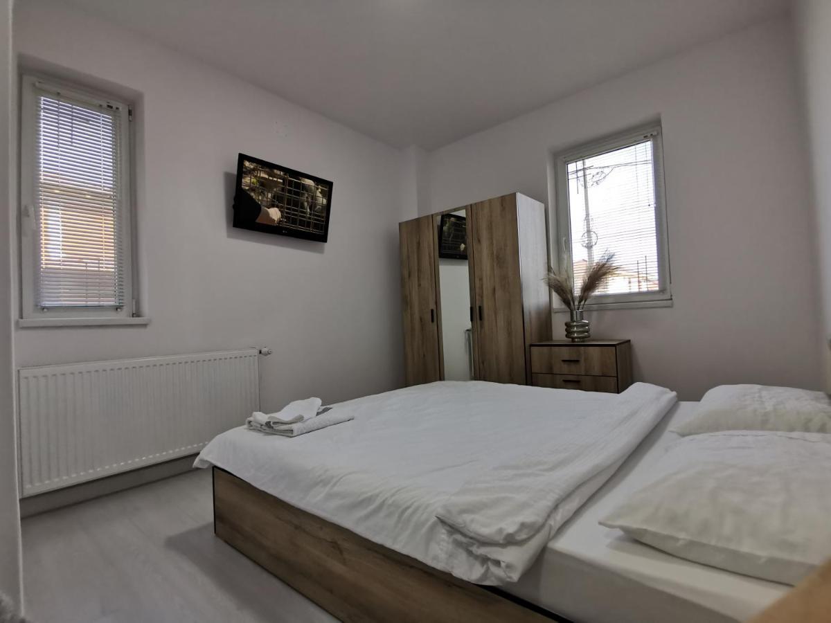 Casuta Cu Tei Vila Oradea Exterior foto